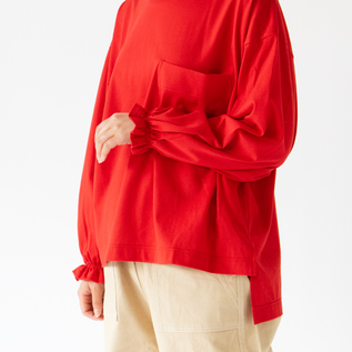 前後差のある着丈(RED・身長162cm) 前後差のある着丈(RED・身長162cm)