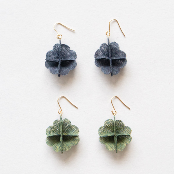 肌色や顔にすっと馴染む自然な色合い(緑) 肌色や顔にすっと馴染む自然な色合い(緑)