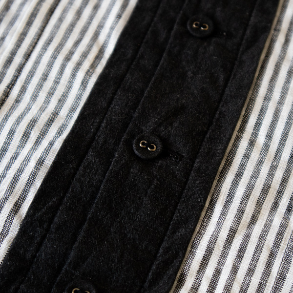 ボタン(BLACK)