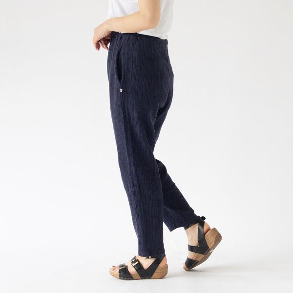 身長：162cm(濃藍色)