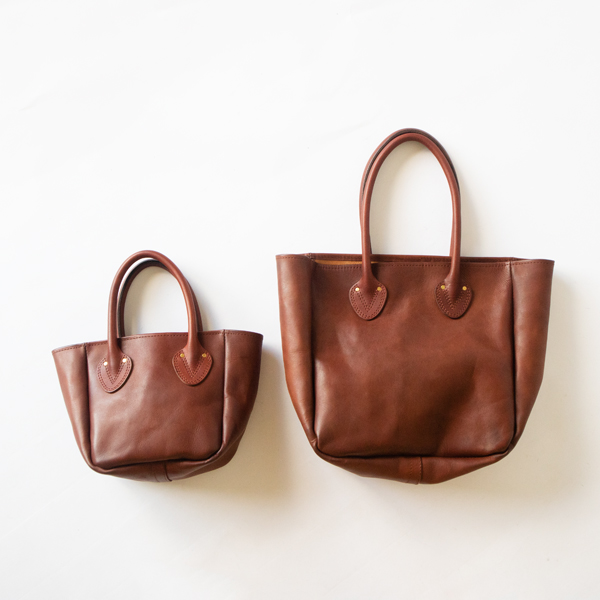 左：SMALL、右：MEDIUM
