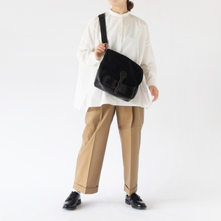 長いストラップを使用（BLACK）