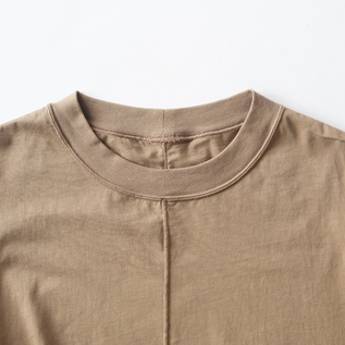 シンプルなクルーネック(BEIGE) シンプルなクルーネック(BEIGE)