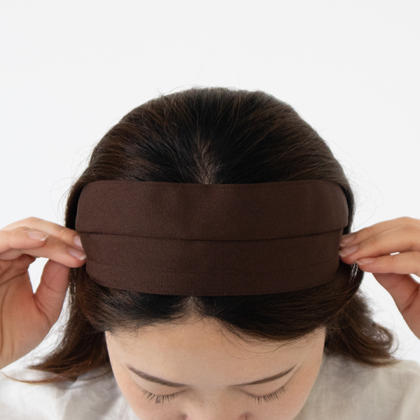 幅広なので白髪隠しやリタッチ前の髪色隠しにも(BROWN)
