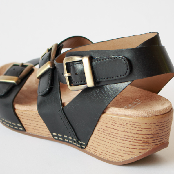 サンダル LOU Black／dansko（ダンスコ）｜愛着を持ってずっと使いたい