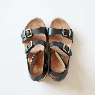 SANDALS LOU Black／dansko（ダンスコ） / Shop ZUTTO for the long