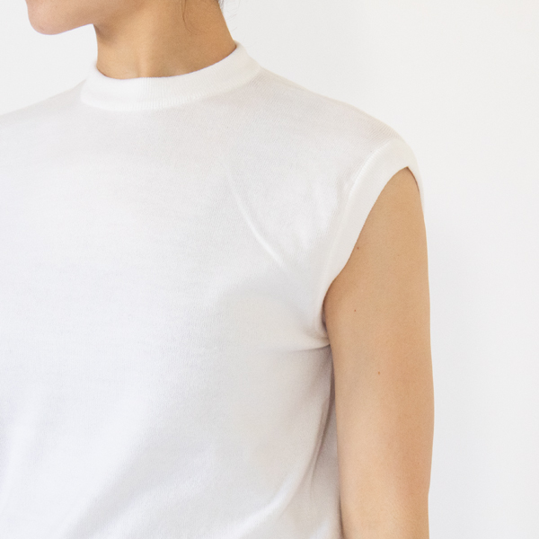 フレンチスリーブのように肩にかかるデザイン(WHITE/S) フレンチスリーブのように肩にかかるデザイン(WHITE/S)