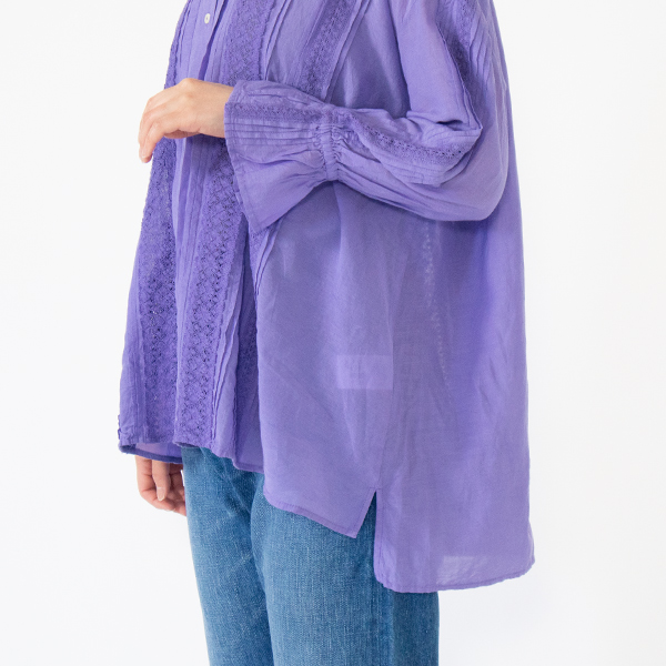 後ろ身頃が長めでお尻が隠れるくらいです 後ろ身頃が長めでお尻が隠れるくらいです