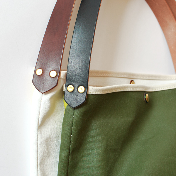 OLIVE/PISTACHIO×BLACKのみ、ブラックのハンドル。（他の2色はブラウンです。）