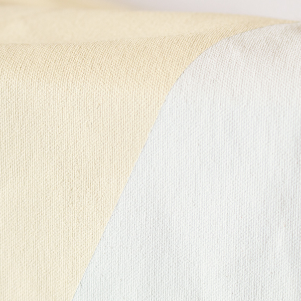 生成りと白の絶妙な組み合わせ。手持ちの服とも合わせやすい MILK/WHITE×BROWN