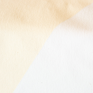 生成りと白の絶妙な組み合わせ。手持ちの服とも合わせやすいMILK/WHITE×BROWN 生成りと白の絶妙な組み合わせ。手持ちの服とも合わせやすいMILK/WHITE×BROWN