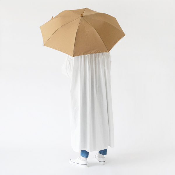 晴雨兼用折りたたみ傘　バンブーハンドル	BEIGE