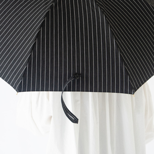 晴雨兼用折りたたみ傘 ブラックハンドル PINSTRIPE 晴雨兼用折りたたみ傘 ブラックハンドル PINSTRIPE
