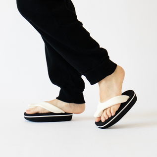 Cojojo サンダル／OJOJO NAITO（オジョジョナイトウ）｜愛着を持って