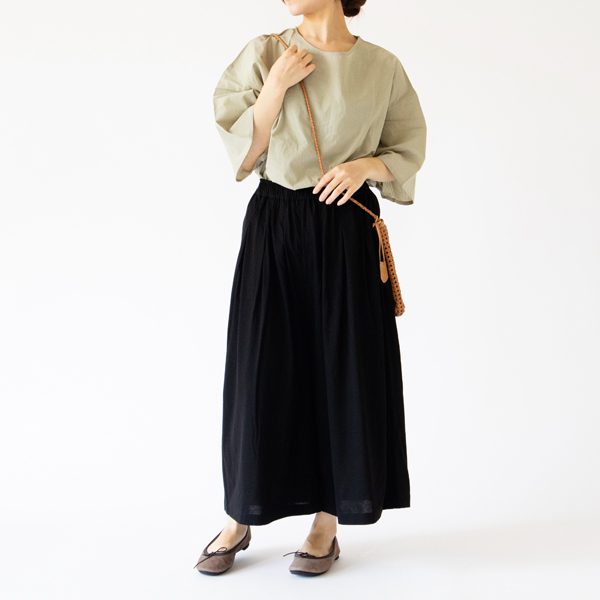 身長162cm・BLACK