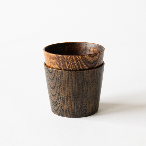 重ねて収納できるので省スペース