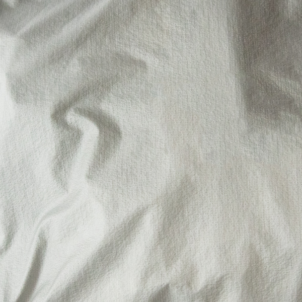 やや透け感のある生地です(GRAY)