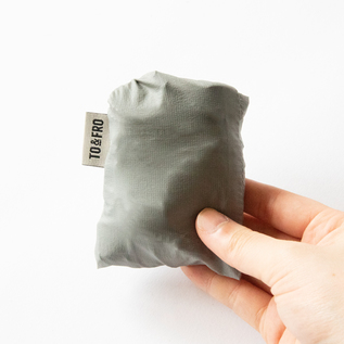 手のひらに乗るほど小さくなります(GRAY) 手のひらに乗るほど小さくなります(GRAY)