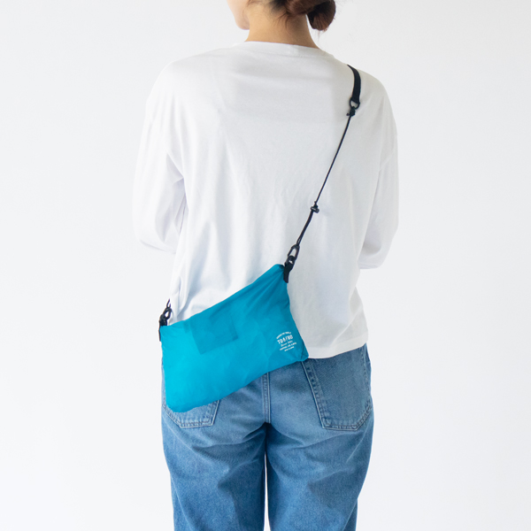 身長162cm(GREENISH BLUE)