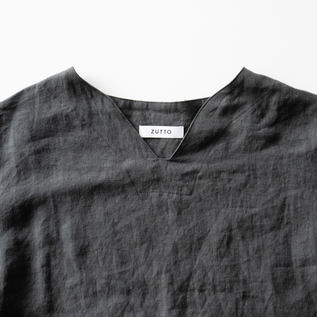 深過ぎないキーネック(GREY)