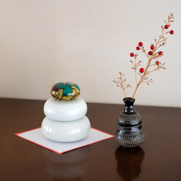 古九谷風 ※敷紙は付属していません。 古九谷風 ※敷紙は付属していません。