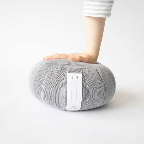 しっかりと綿が詰まっています(GREY)