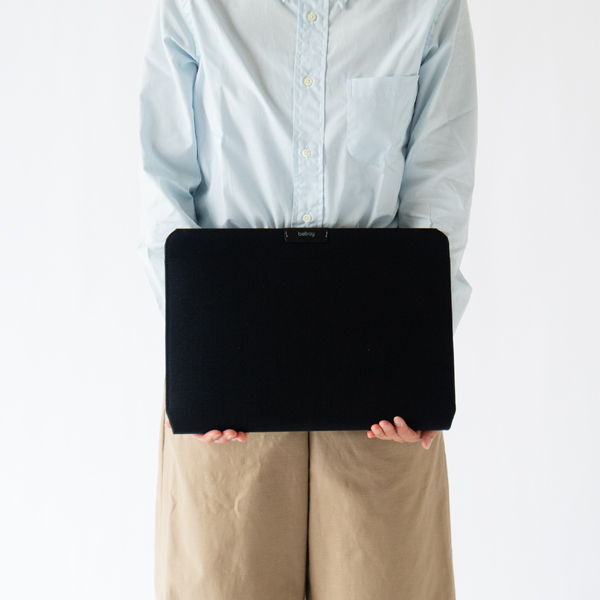 Laptop Sleeve PCケース(14インチ Black・身長160cm)