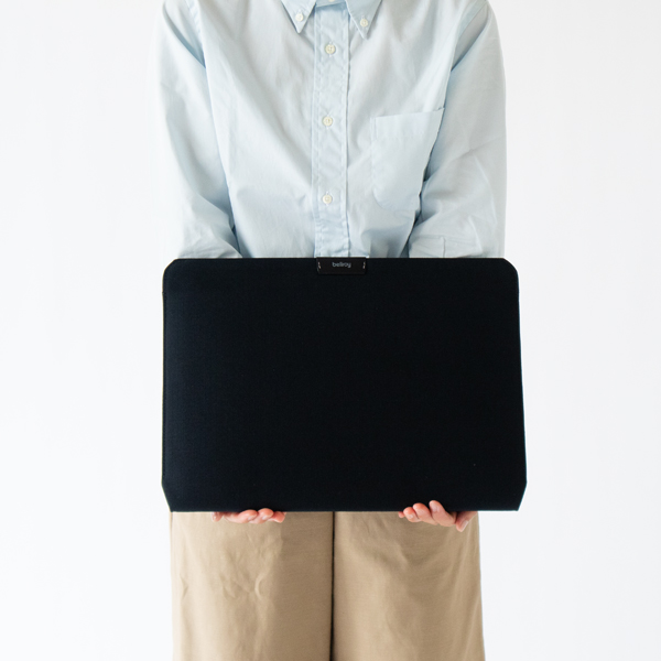 Laptop Sleeve PCケース(16インチ Black・身長160cm)
