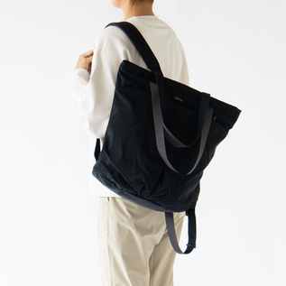 トートバッグとバックパックの2WAY(Black・身長160cm) トートバッグとバックパックの2WAY(Black・身長160cm)