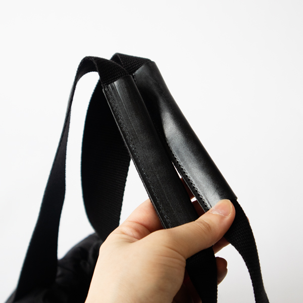 ハンドルにはブライドルレザーを使用(BLACK)