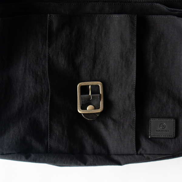 経年変化が楽しみな金具(BLACK) 経年変化が楽しみな金具(BLACK)