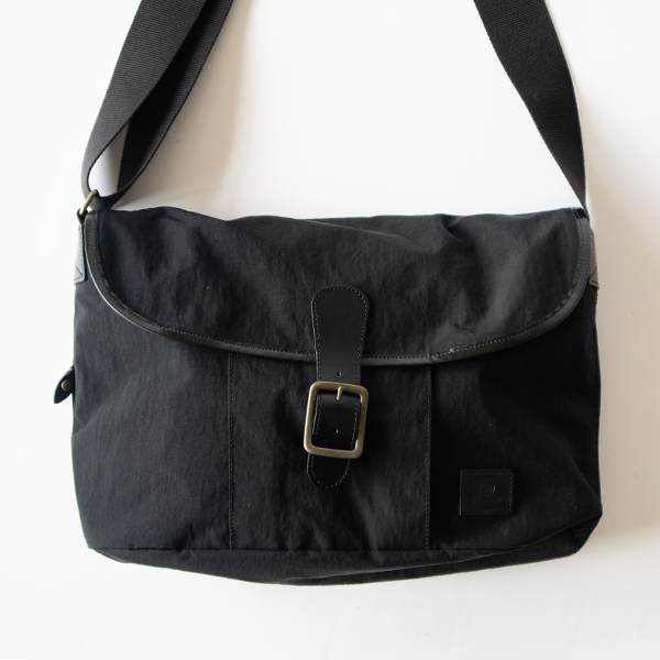ナイロンタッサー フラップショルダーバッグ(BLACK) ナイロンタッサー フラップショルダーバッグ(BLACK)