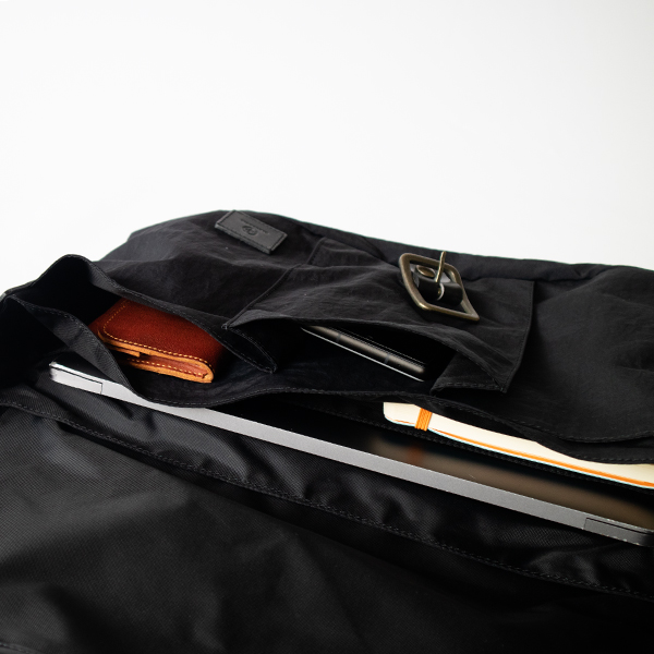 小物の整理に便利なポケット(BLACK) 小物の整理に便利なポケット(BLACK)