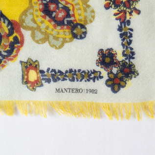 MANTERO ウールスカーフ(68×68)/MANTERO(マンテロ)|愛着を持って MANTERO ウールスカーフ(68×68)/MANTERO(マンテロ)|愛着を持って