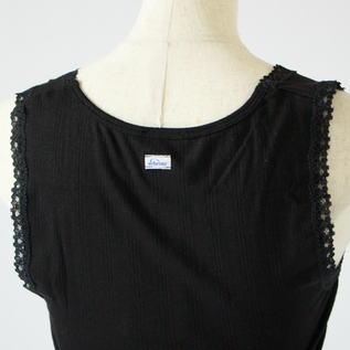 (black)