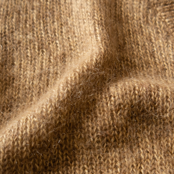 モヘヤの毛がふわふわと気持ちいいカーディガンです(CAMEL) モヘヤの毛がふわふわと気持ちいいカーディガンです(CAMEL)