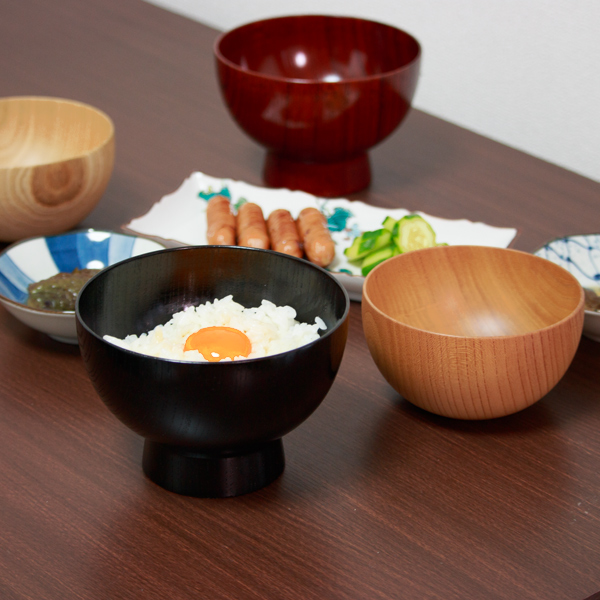 木製の食器に変えるだけでいつもの食事も一層美味しそうに