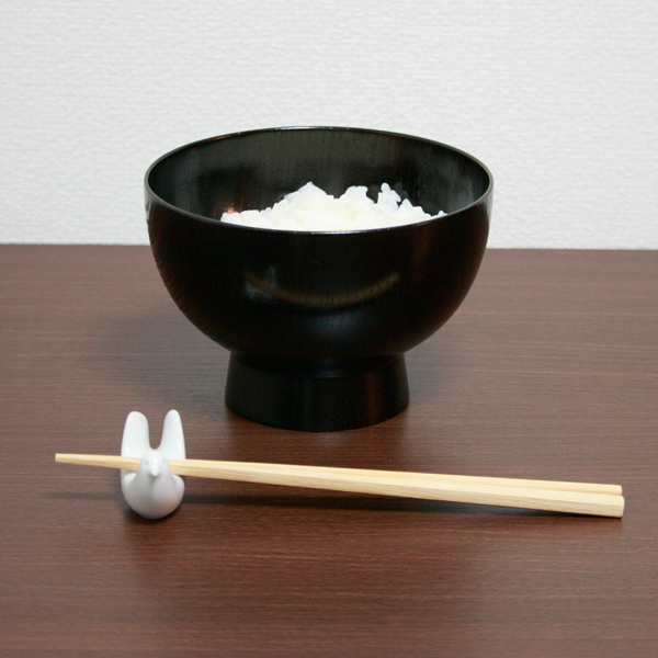 たっぷりの汁物や、ご飯をよそえる大きめの器