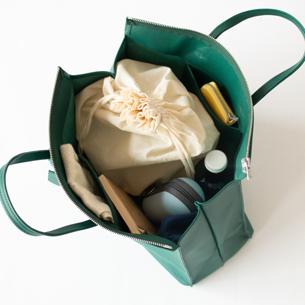 口が大きく開くので便利です(BOTTLE GREEN)