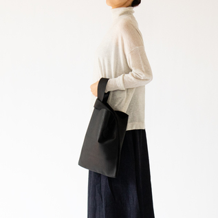 BLACK・身長160cm ※チャームは付属していません。 BLACK・身長160cm ※チャームは付属していません。