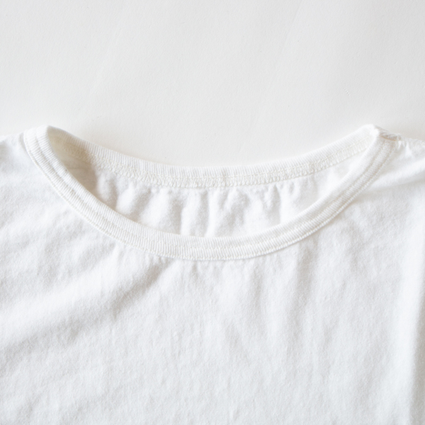 合わせるトップスを選ばず何とでも上手に着こなせるクルーネック(クルーネック/WHITE(L))