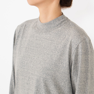 身長:160cm(モックネック/TOP GREY(L)) 身長:160cm(モックネック/TOP GREY(L))