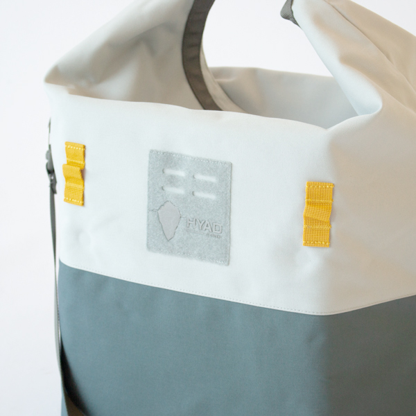 クーラーパック SUPER HYAD 20 IceGray