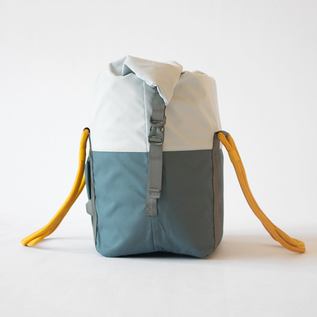 マチも24cmあり、しっかりと自立します(IceGray) マチも24cmあり、しっかりと自立します(IceGray)