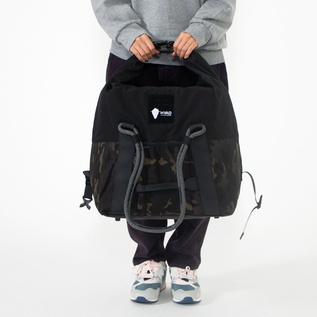 モデル身長160cm(Black) モデル身長160cm(Black)
