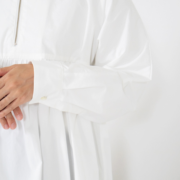 袖口はシャツタイプ(身長160cm・WHITE)