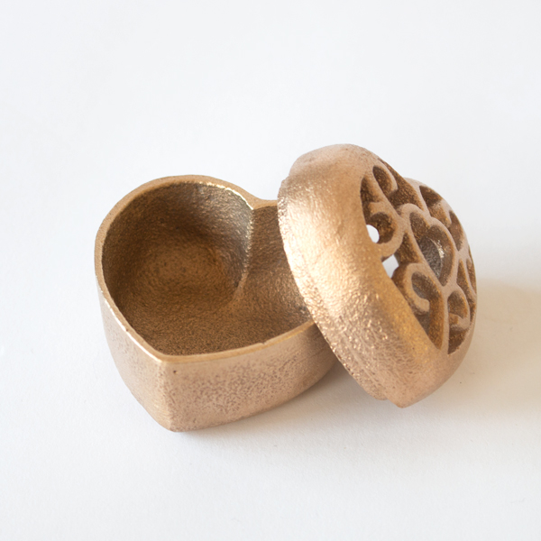 蓋が開くのでお手入れ簡単