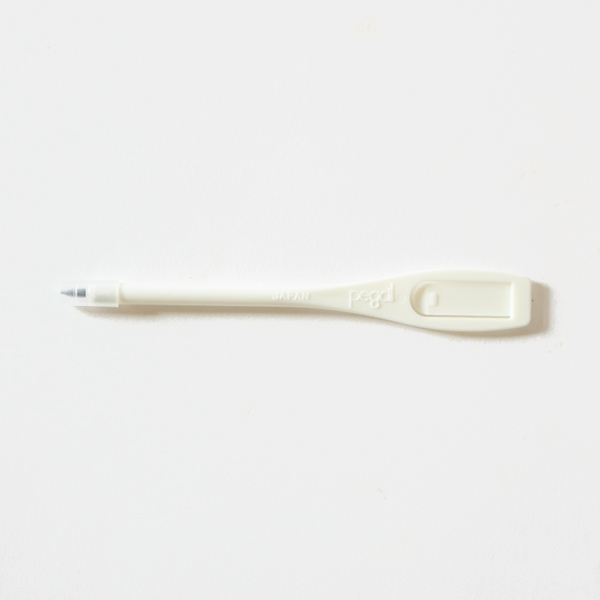さっとメモするのに便利な「フック付きえんぴつ」