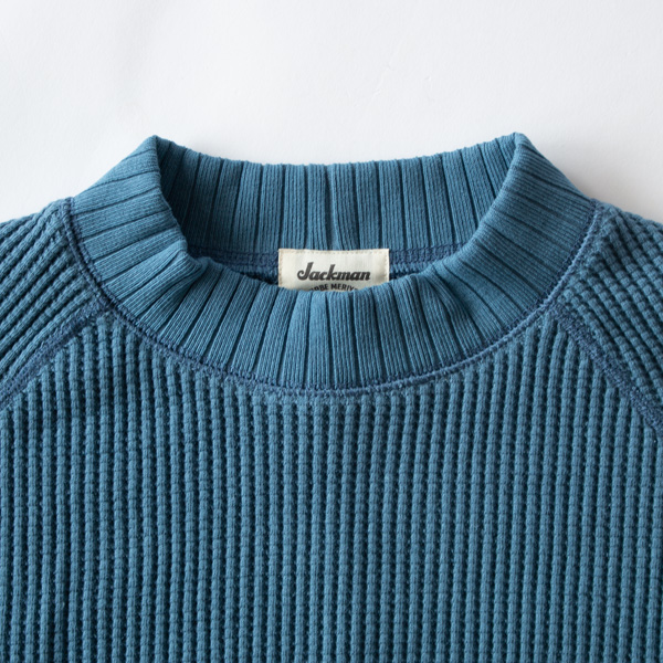 型崩れしにくい工夫が施されたコットンニット(Smoky Blue)