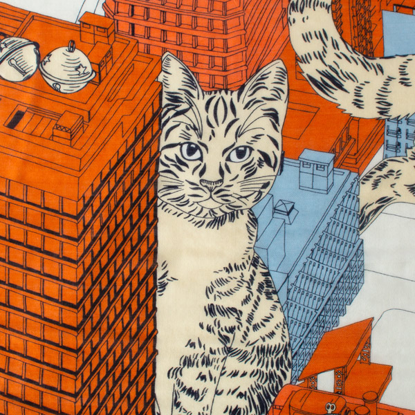 ビルから猫がこちらをのぞいています(ORANGE)